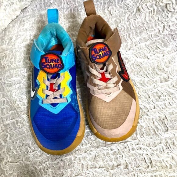 Nike LeBron Space Jam Tune Squad Kids Sneakers Size 11C - Picture 1 of 10